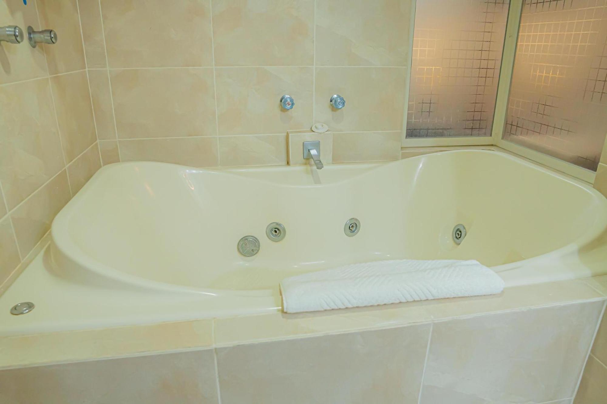 Hotel Zapotlan Ciudad Guzman Bagian luar foto
