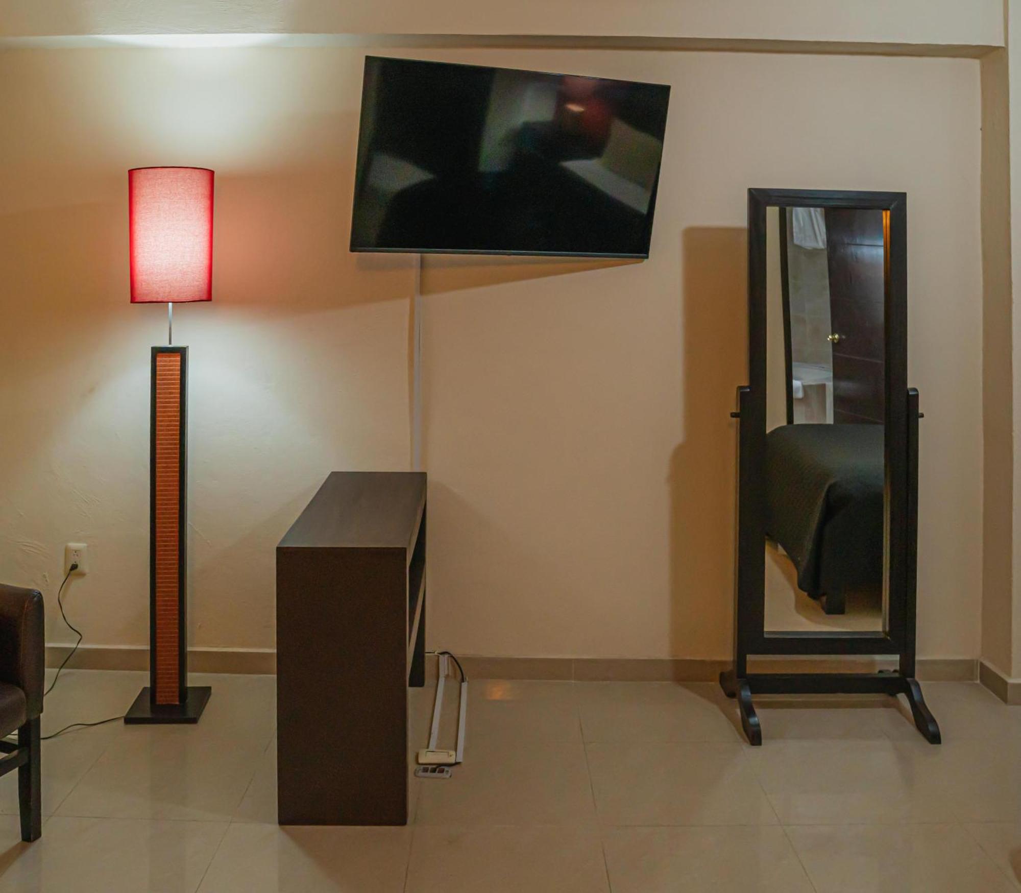 Hotel Zapotlan Ciudad Guzman Bagian luar foto