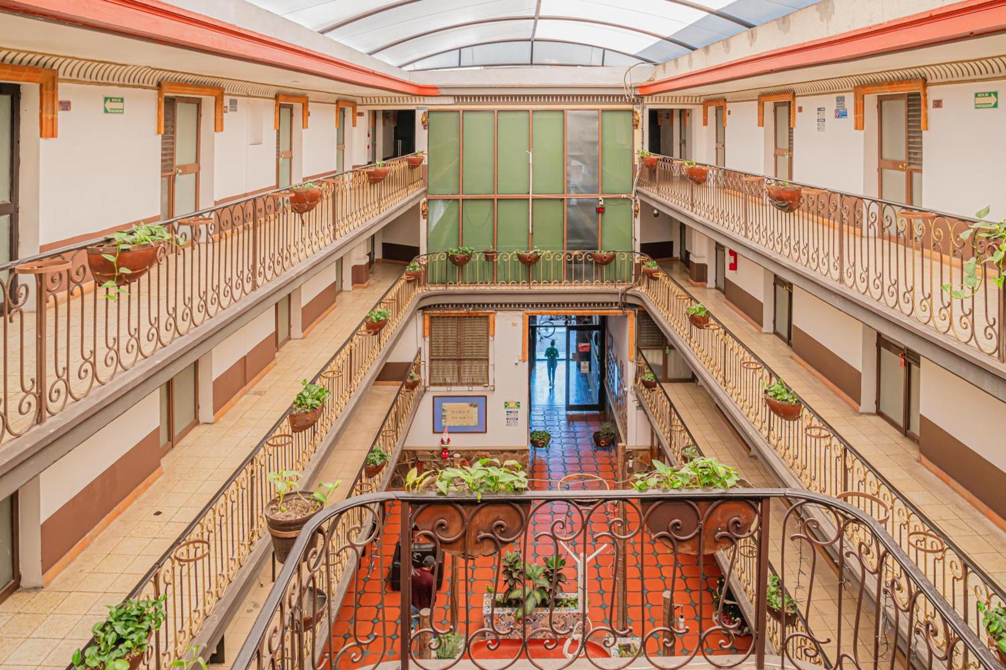 Hotel Zapotlan Ciudad Guzman Bagian luar foto