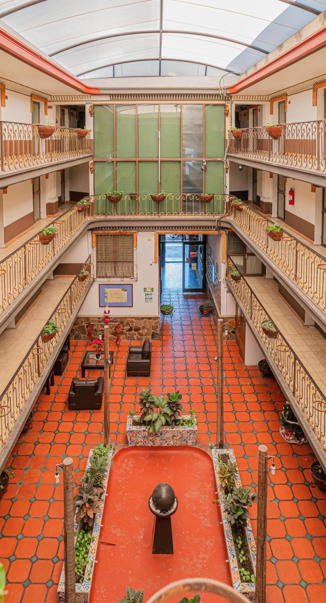 Hotel Zapotlan Ciudad Guzman Bagian luar foto
