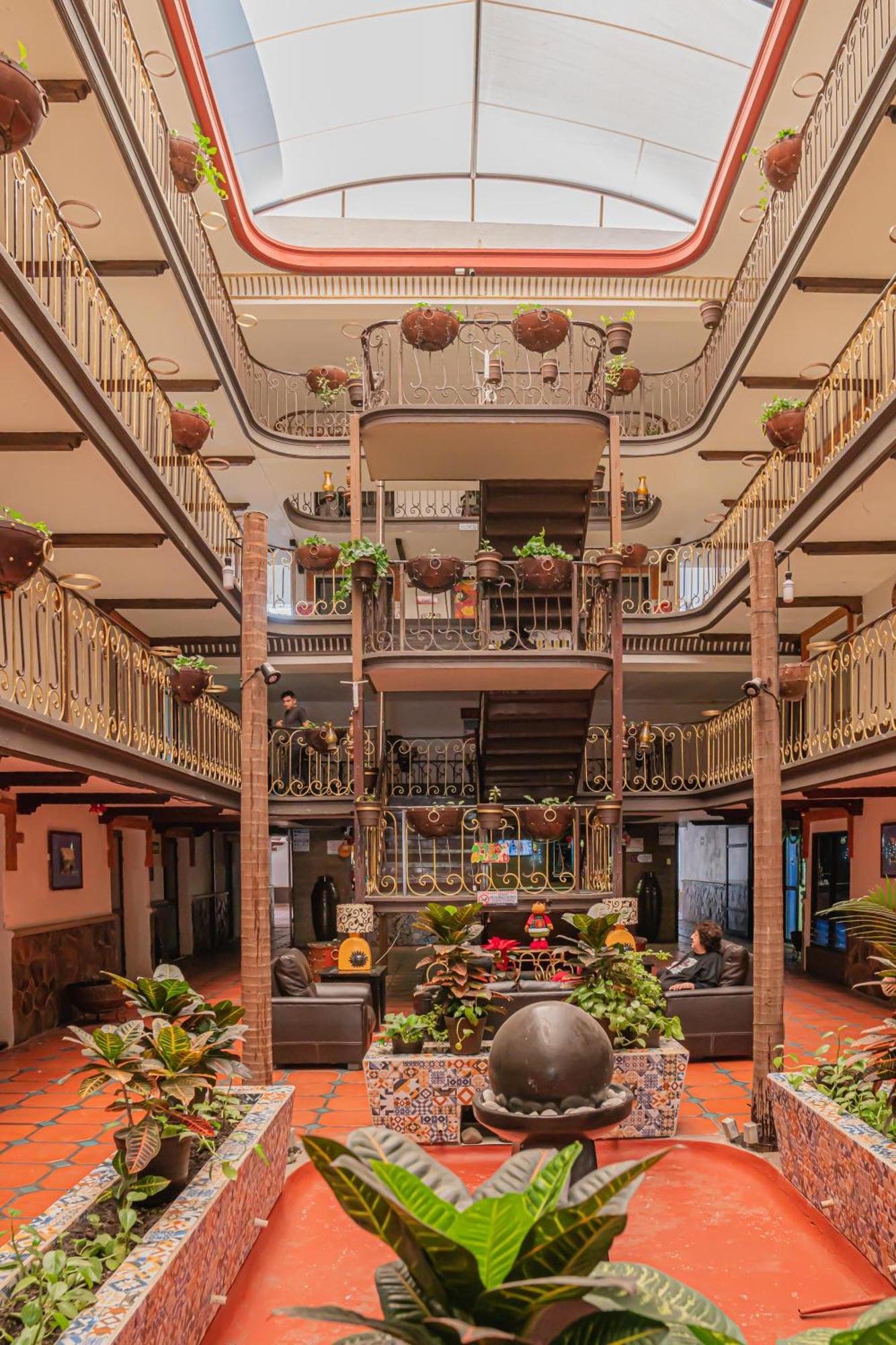 Hotel Zapotlan Ciudad Guzman Bagian luar foto