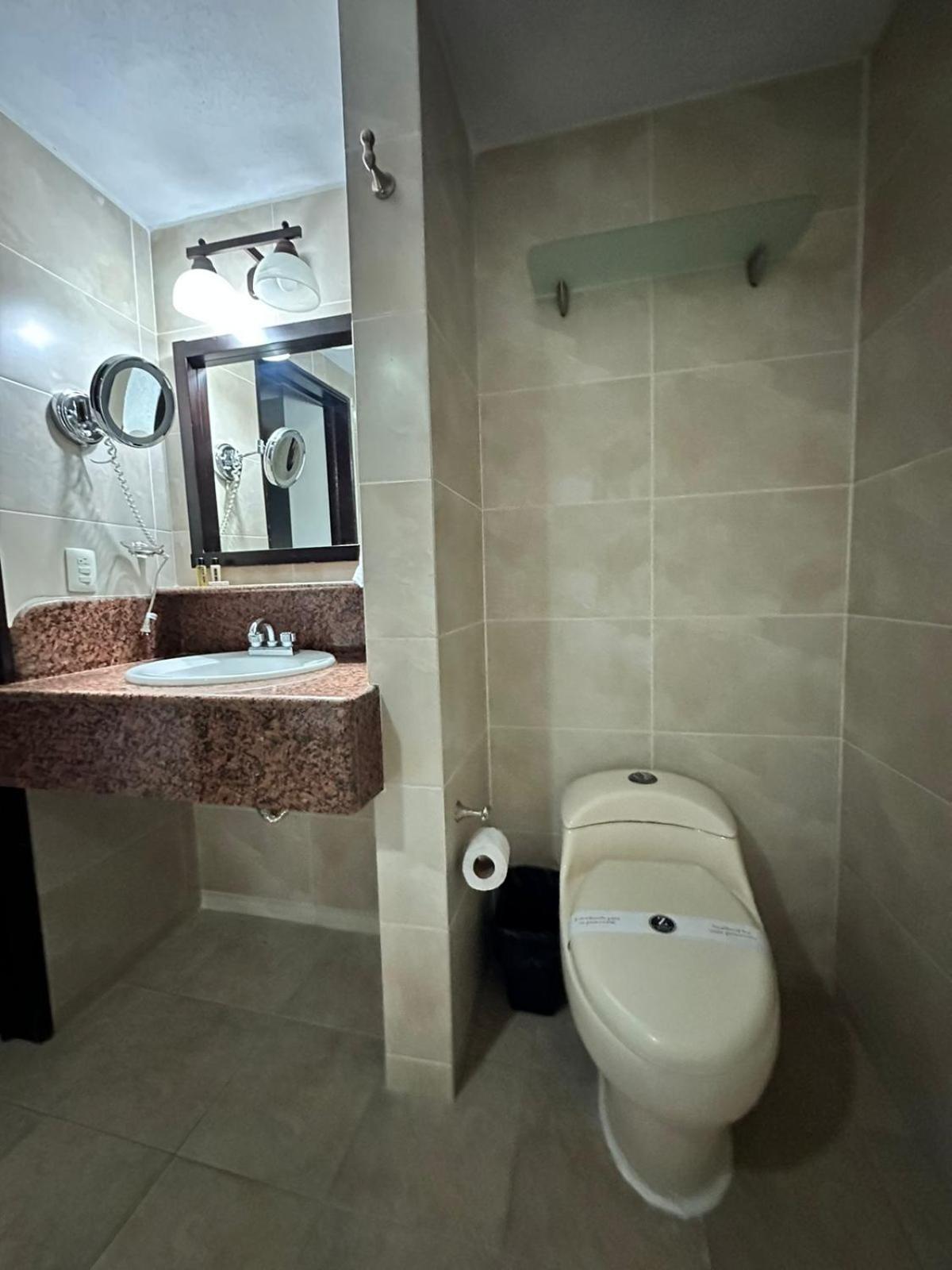 Hotel Zapotlan Ciudad Guzman Bagian luar foto