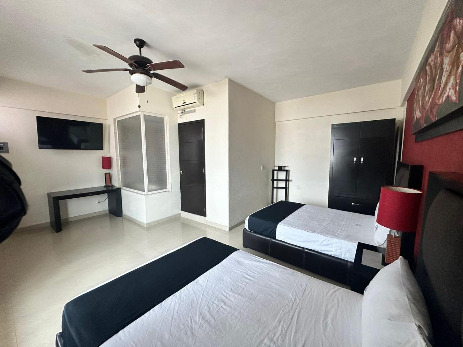 Hotel Zapotlan Ciudad Guzman Bagian luar foto